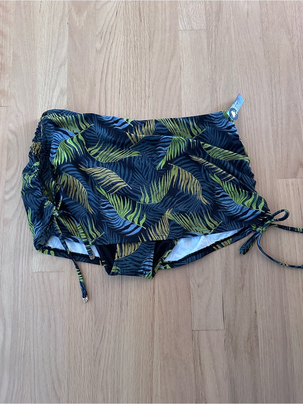 Tropical Leaf Drawstring ruched Swim Shorts skirt - Black & Green